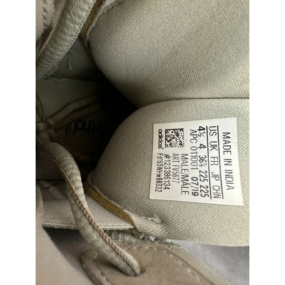 Adidas Yeezy Desert Boot Salt FV5677 Size 4.5 Salt Grey Sneakers